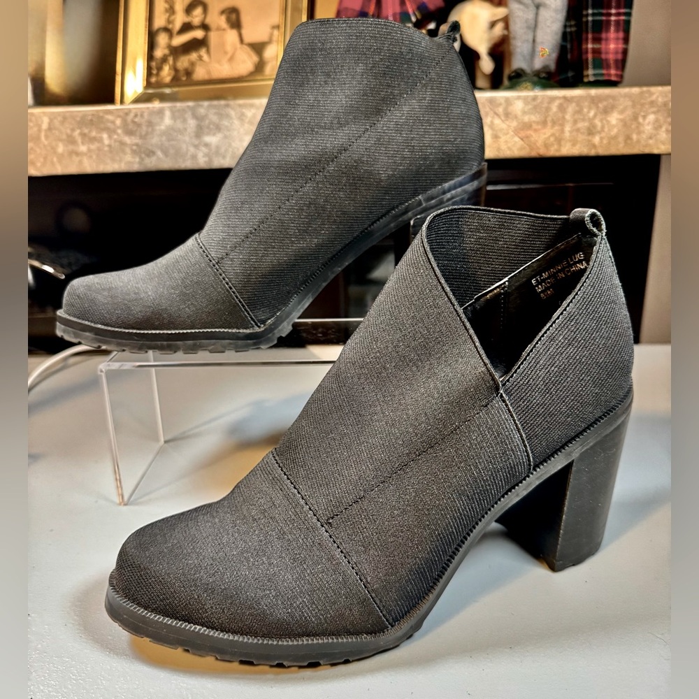 Ellen Tracy Black Textile Stretch Minnie Lug Sole Pull on Boot - 8 1/2